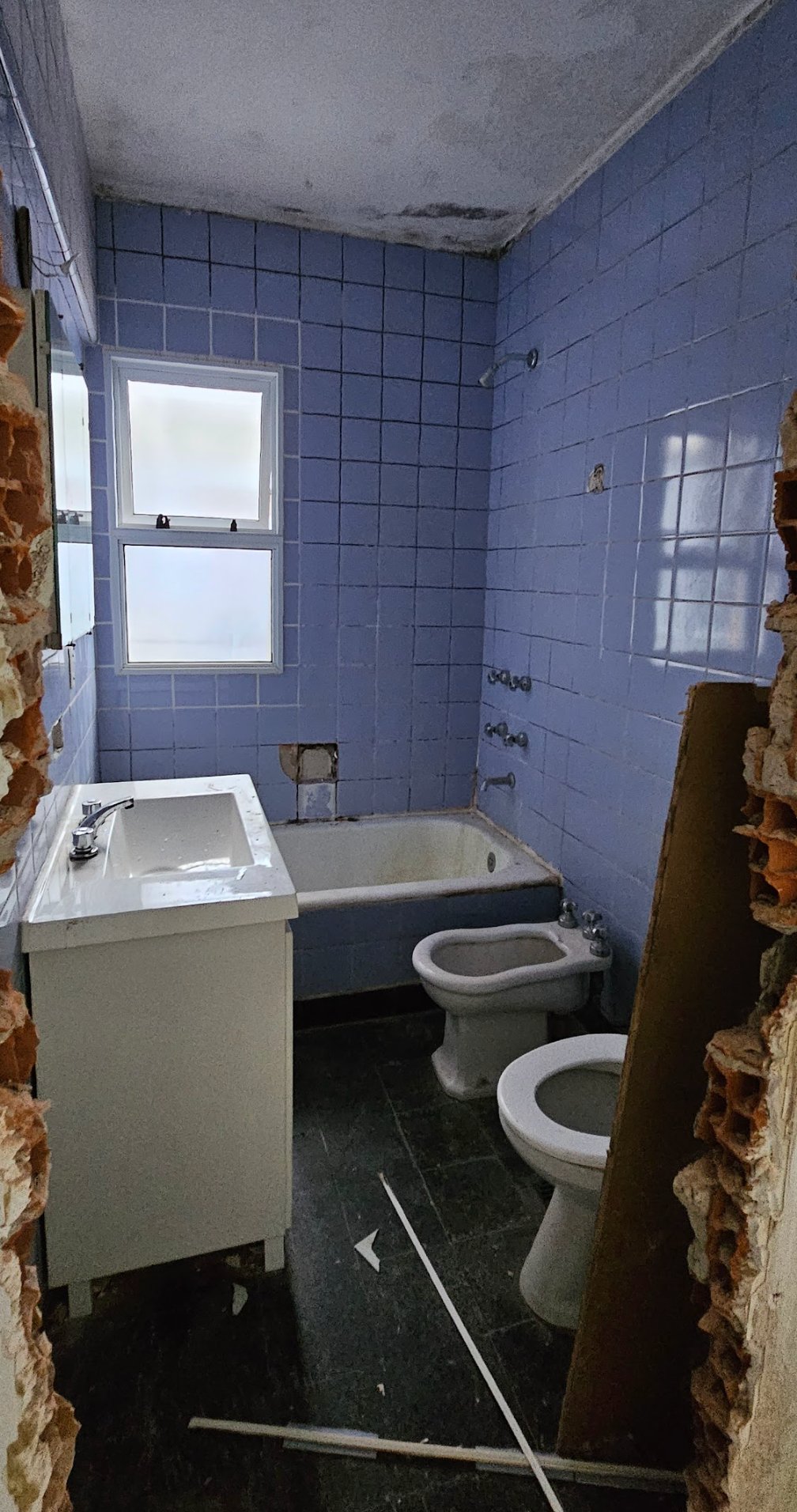Baño azul antiguo
